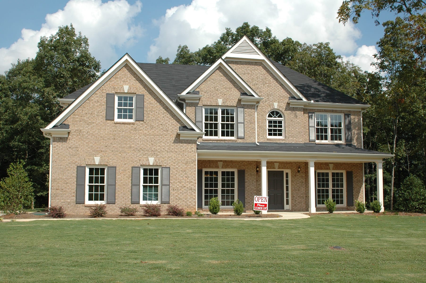 An example of a typical traditional house for sale in the State of Georgia