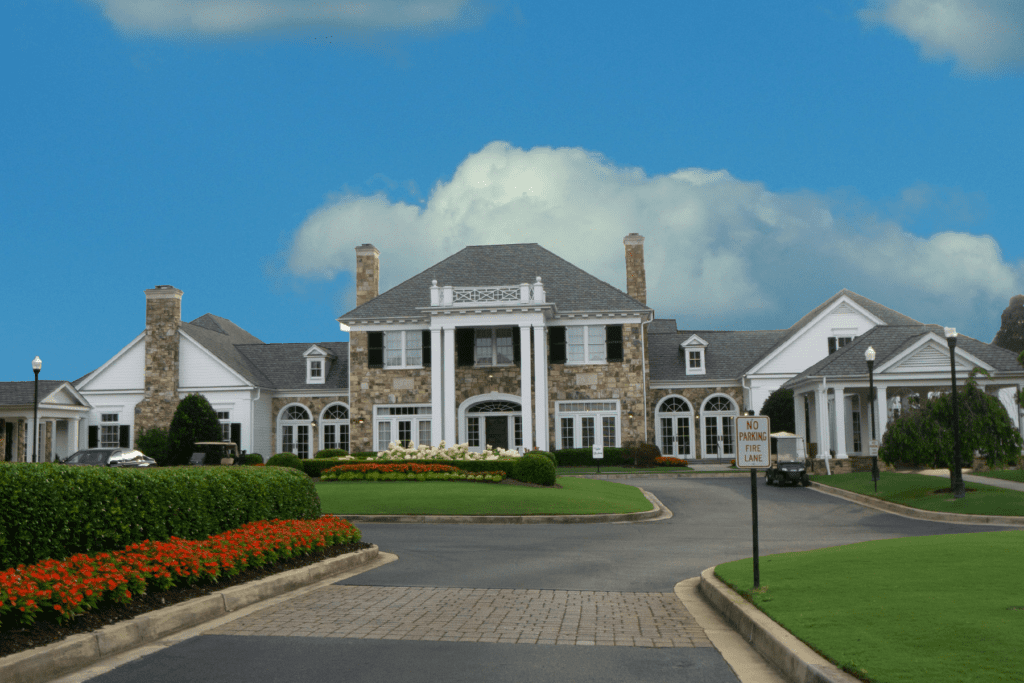 The Atlanta Country Club Clubhouse main entrance.
